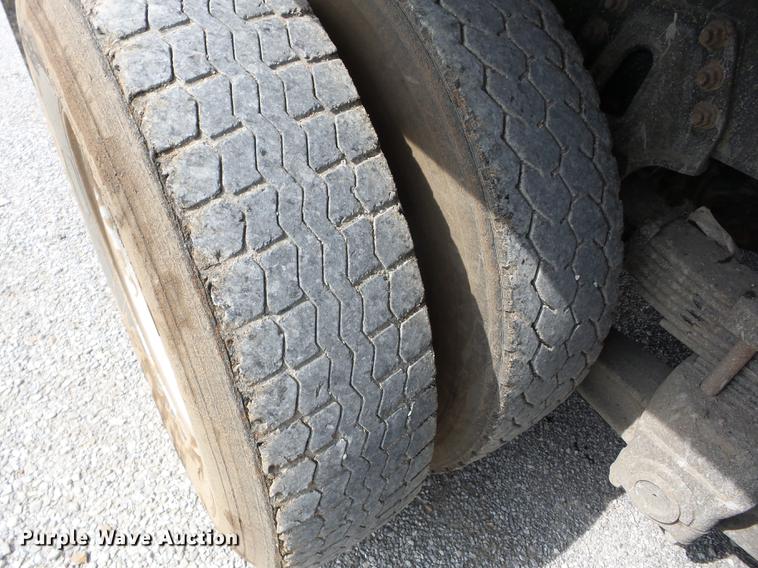 image for item J8510 1998 Mack RD688S dump truck