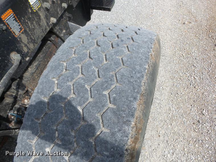 image for item J8510 1998 Mack RD688S dump truck