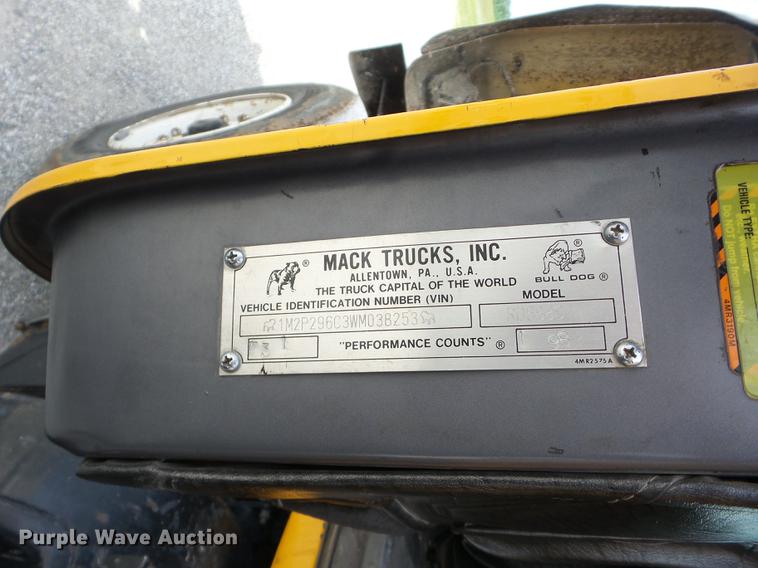 image for item J8510 1998 Mack RD688S dump truck