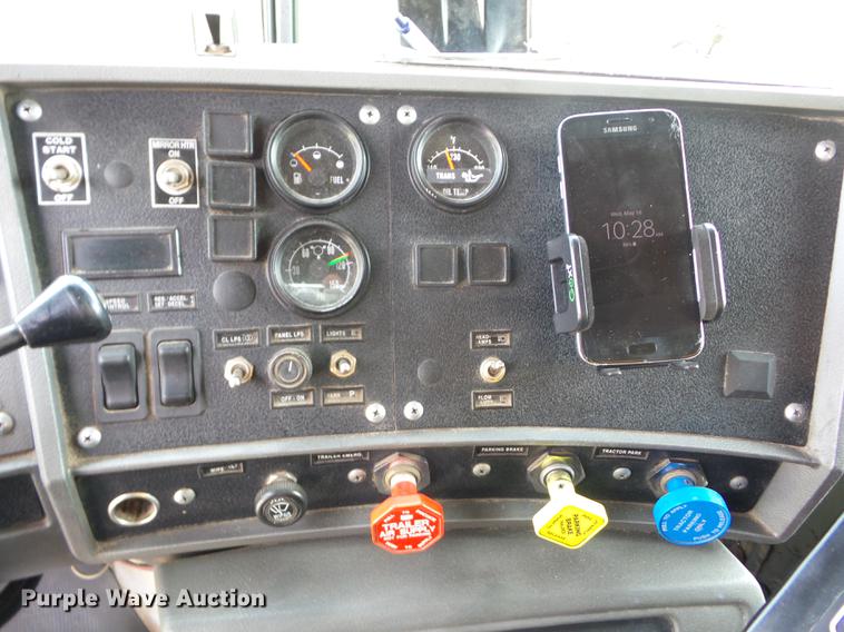 image for item J8510 1998 Mack RD688S dump truck