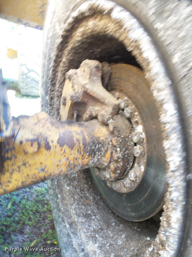 image for item J8518 1989 Caterpillar 926E wheel loader