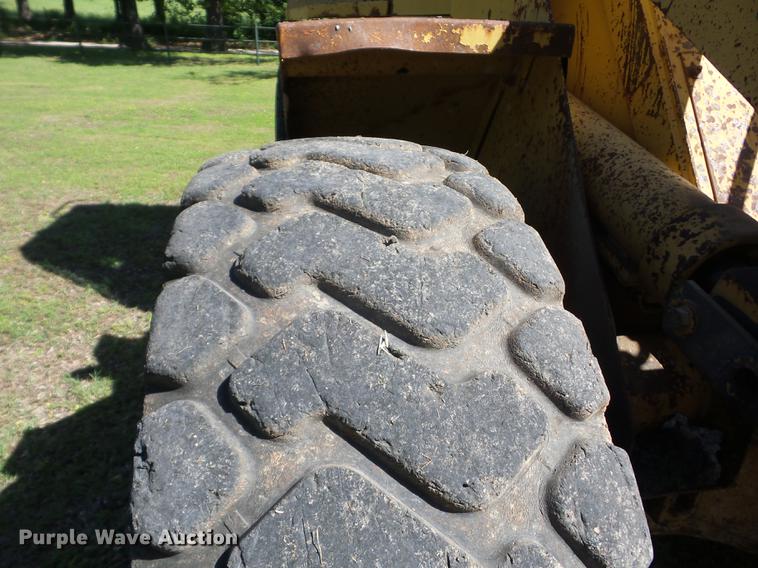 image for item J8518 1989 Caterpillar 926E wheel loader