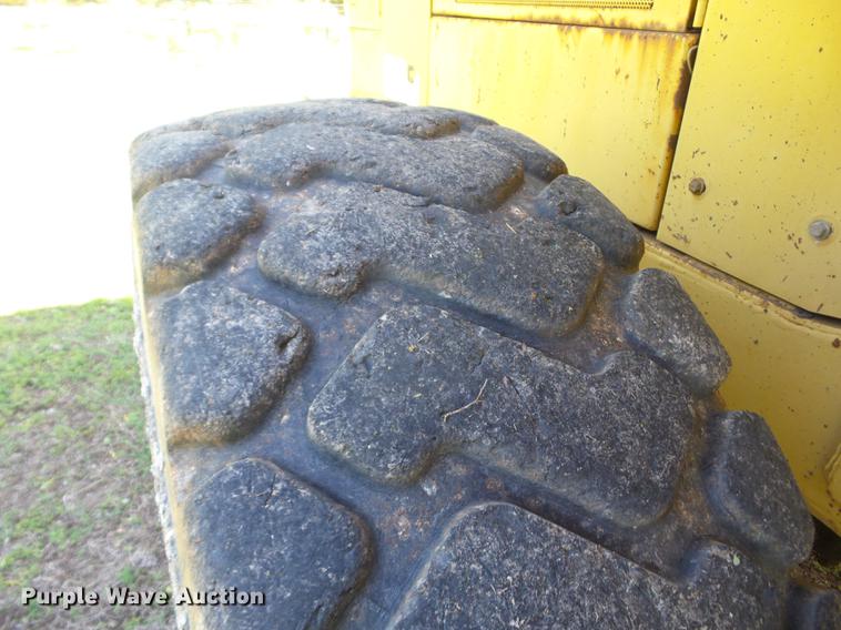 image for item J8518 1989 Caterpillar 926E wheel loader