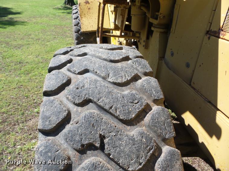 image for item J8518 1989 Caterpillar 926E wheel loader