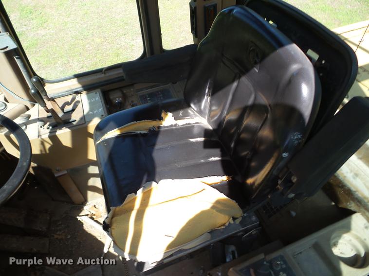 image for item J8518 1989 Caterpillar 926E wheel loader