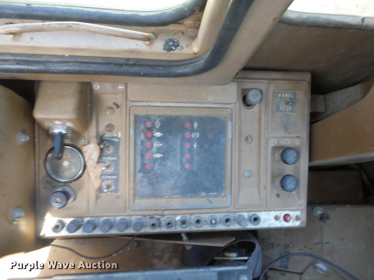 image for item J8518 1989 Caterpillar 926E wheel loader