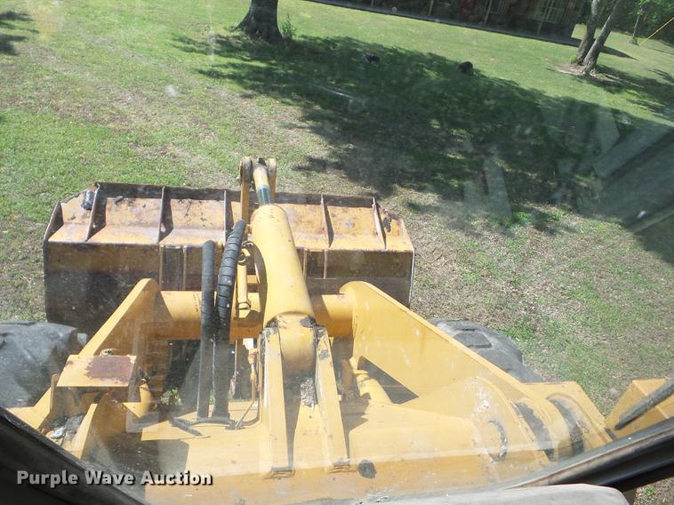 image for item J8520 Kawasaki 60Z III wheel loader