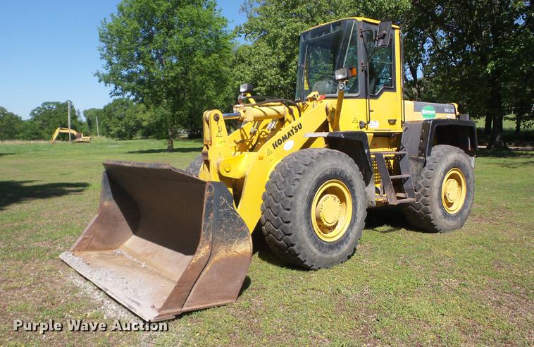 image for item L4368 2002 Komatsu WA270 wheel loader