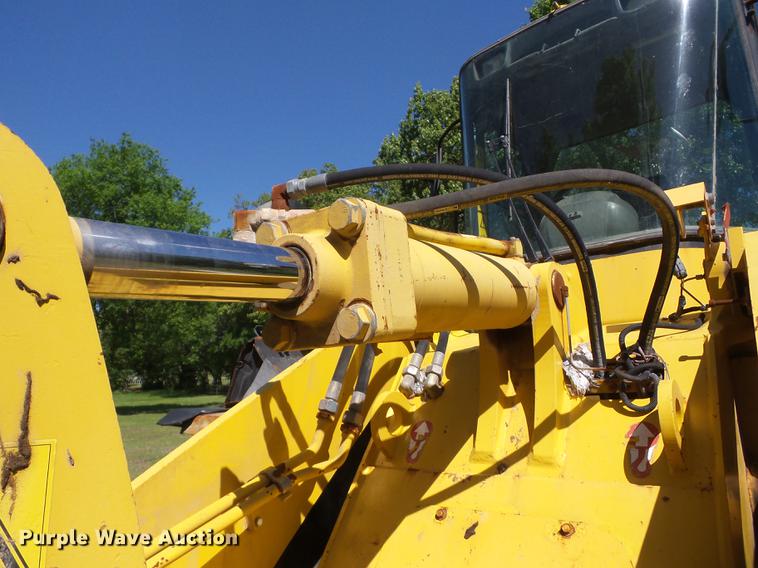 image for item L4368 2002 Komatsu WA270 wheel loader