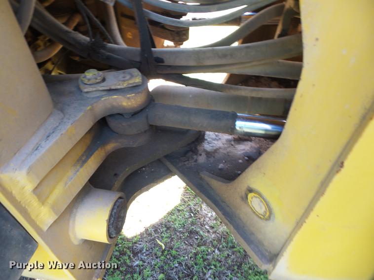image for item L4368 2002 Komatsu WA270 wheel loader