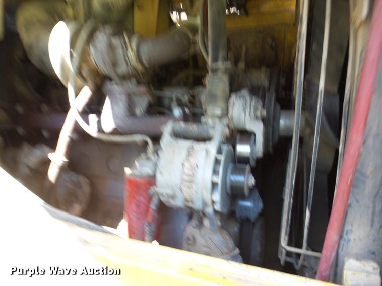 image for item L4368 2002 Komatsu WA270 wheel loader