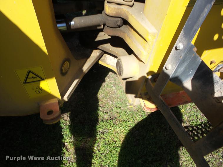 image for item L4368 2002 Komatsu WA270 wheel loader