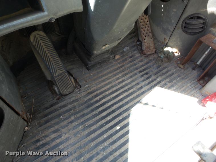 image for item L4368 2002 Komatsu WA270 wheel loader