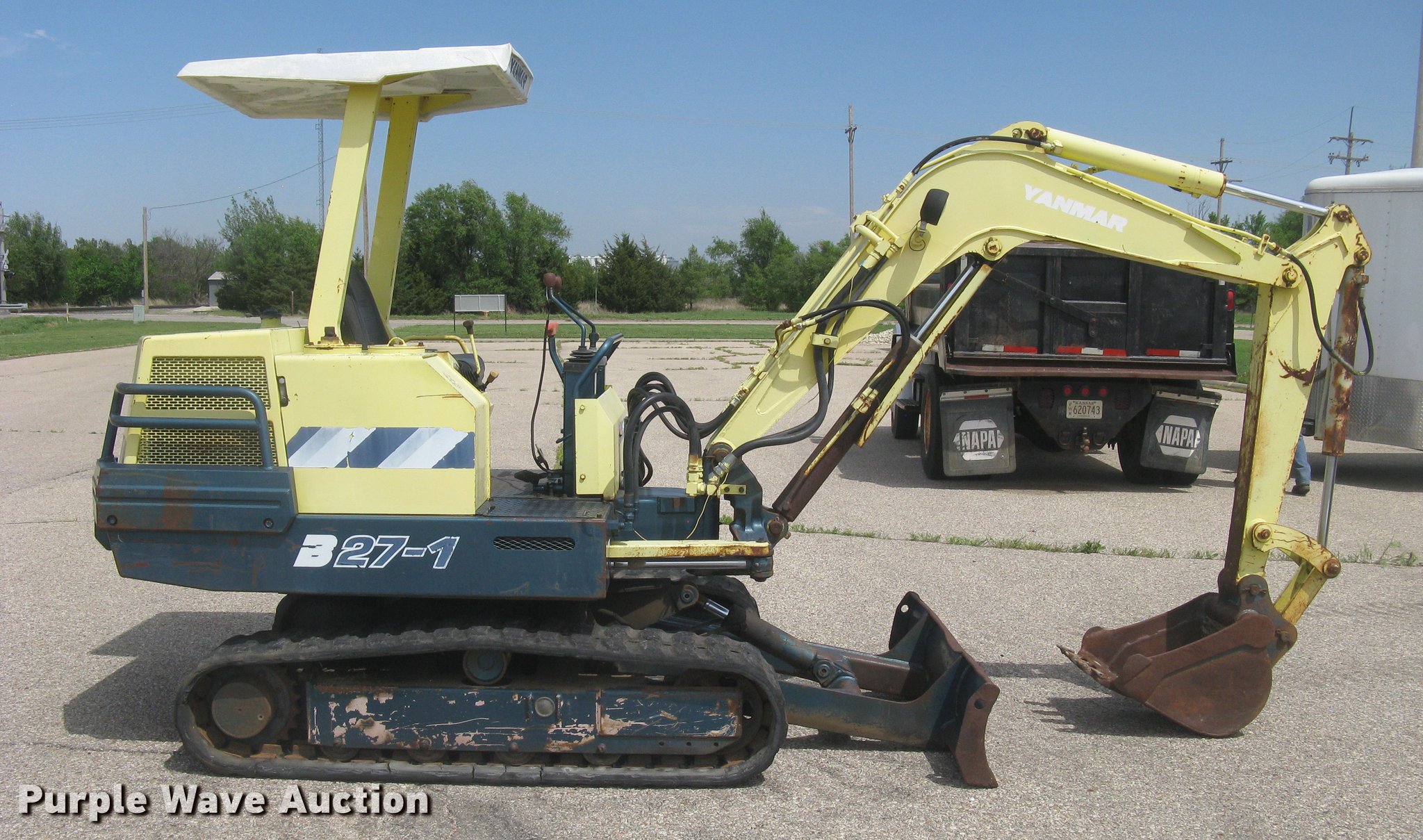 Yanmar B271 mini excavator in Hutchinson, KS Item DC2260 sold