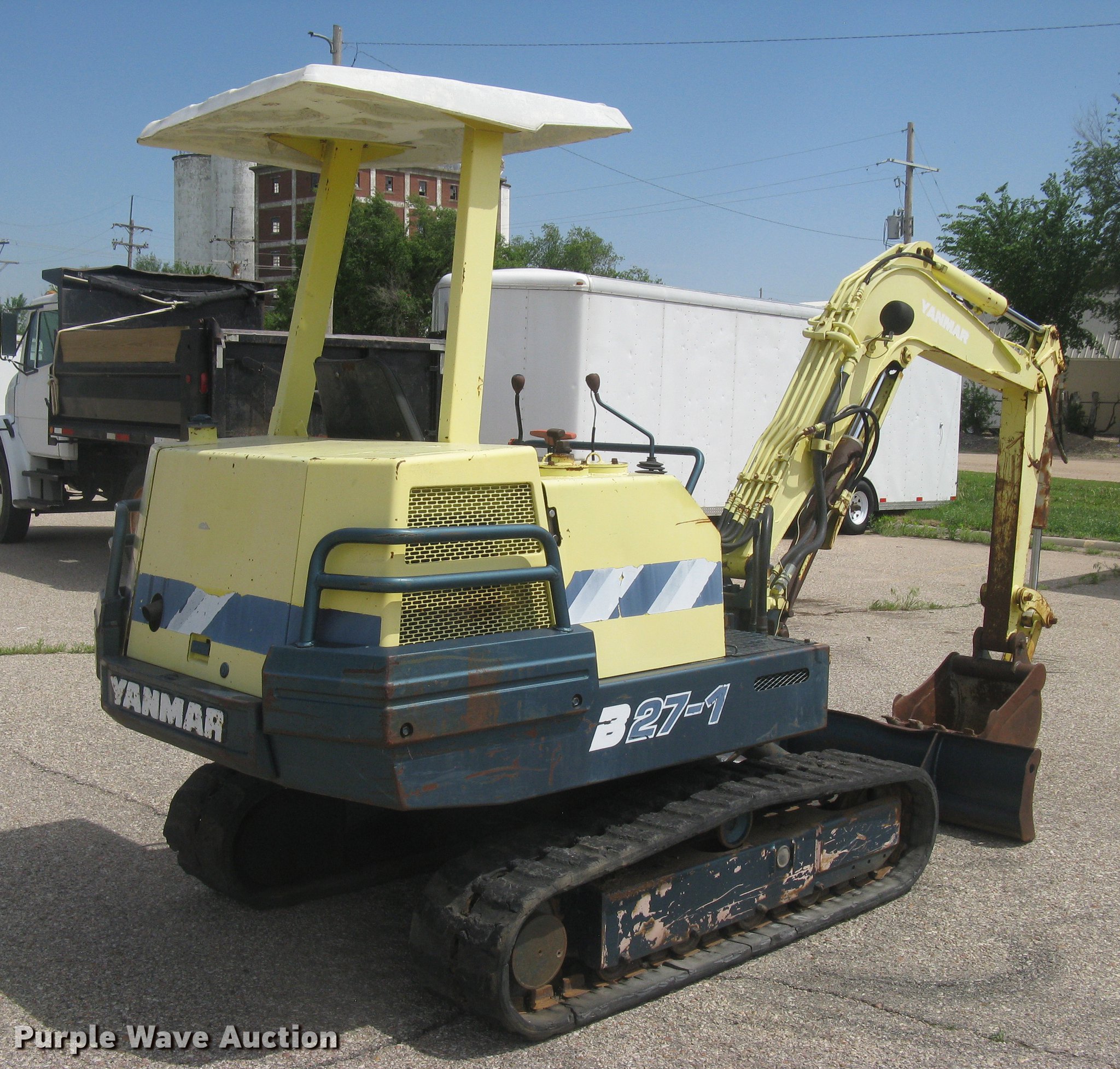 Yanmar B271 mini excavator in Hutchinson, KS Item DC2260 sold