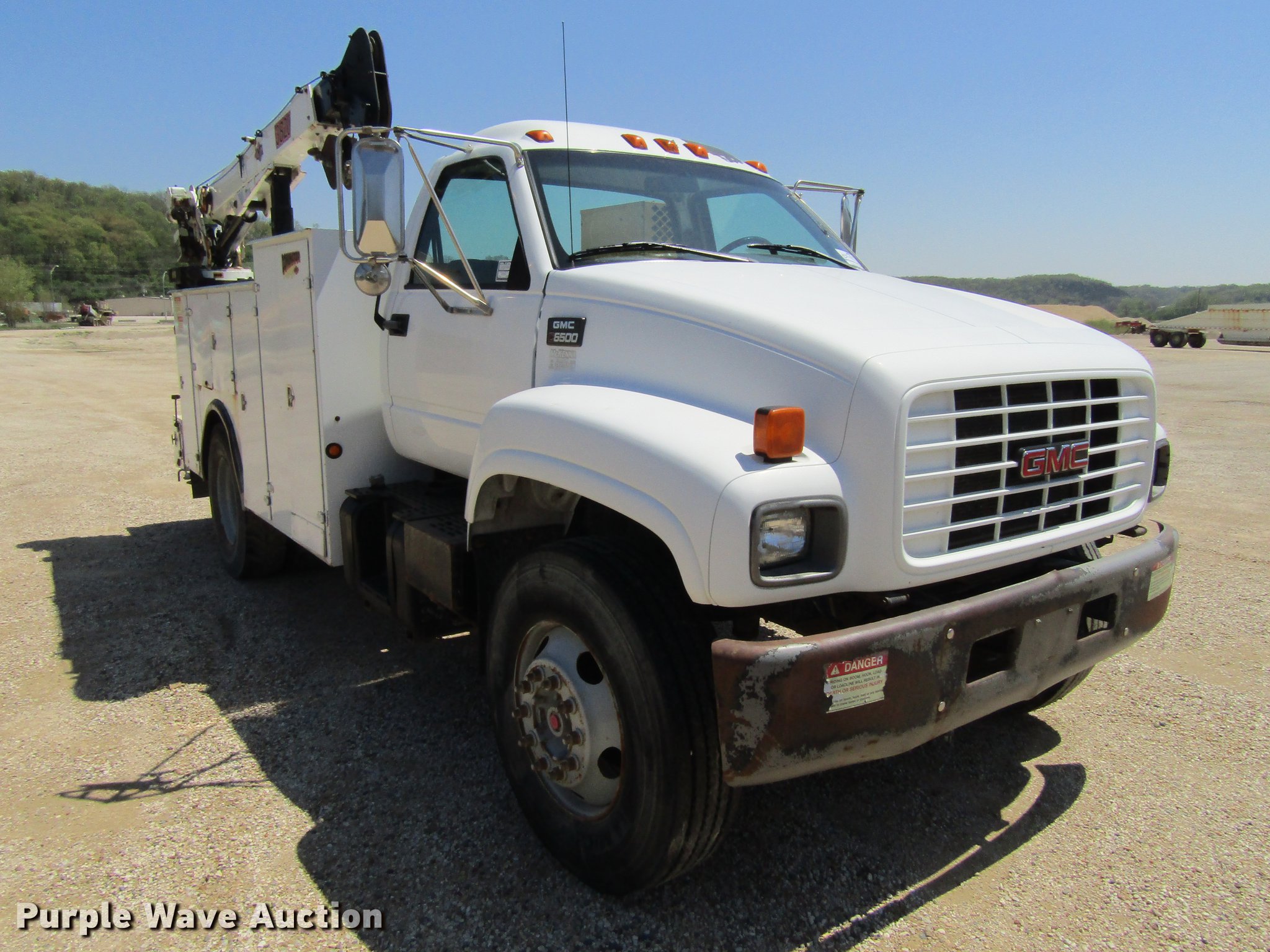 ... 1998 GMC C7500 service truck with crane Full size in new window ...