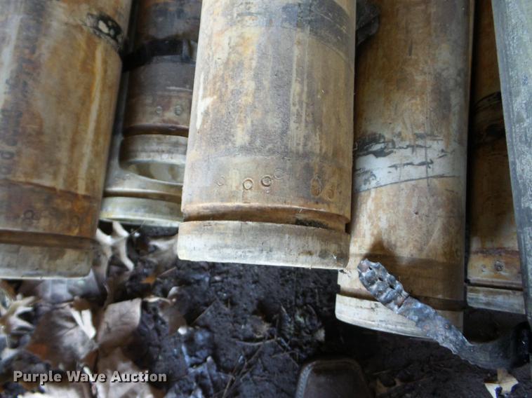 image for item BI9523 Approximately 18 sticks of 3" PVC pipe