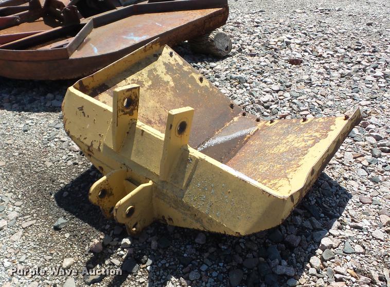 image for item BI9526 46"W bucket