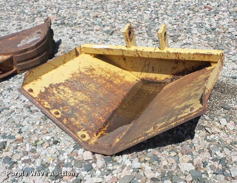 image for item BI9526 46"W bucket