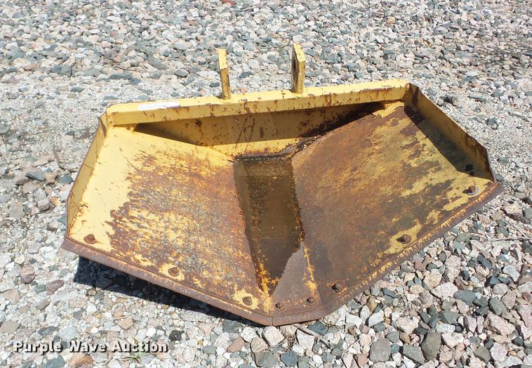 image for item BI9526 46"W bucket