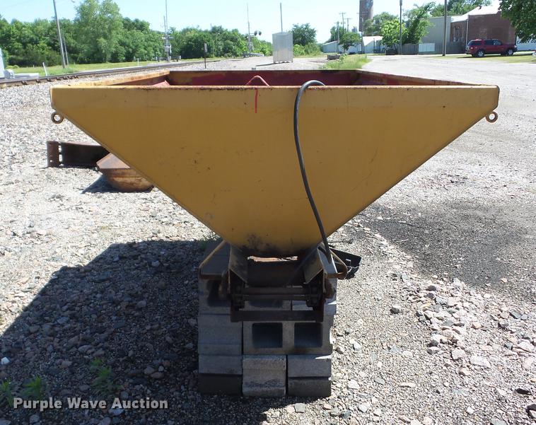 image for item BI9527 Hi-way P7 spreader