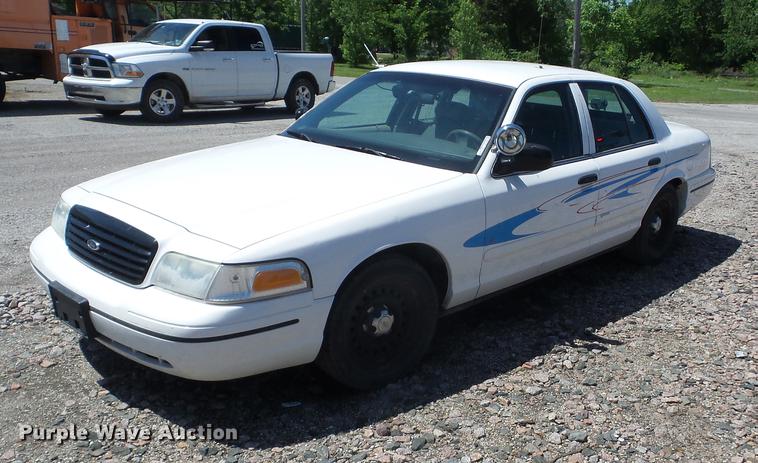 image for item BI9530 1999 Ford Crown Victoria Police Interceptor