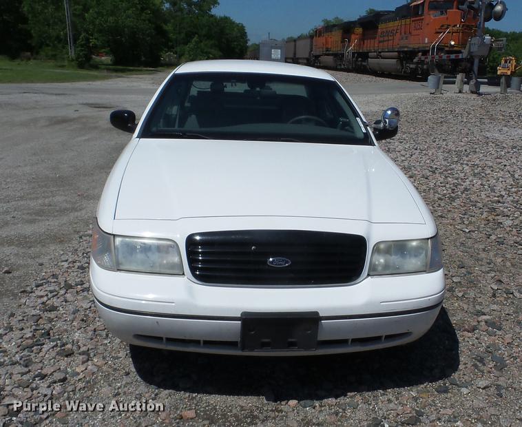 image for item BI9530 1999 Ford Crown Victoria Police Interceptor