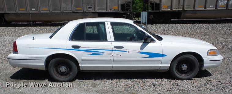 image for item BI9530 1999 Ford Crown Victoria Police Interceptor