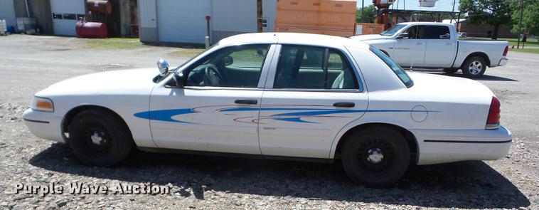 image for item BI9530 1999 Ford Crown Victoria Police Interceptor