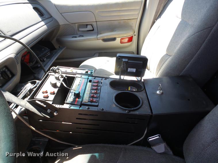 image for item BI9530 1999 Ford Crown Victoria Police Interceptor