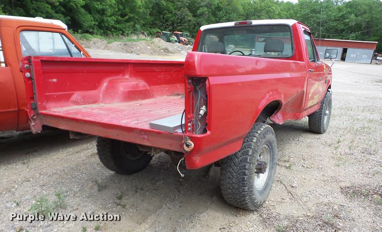image for item BI9553 1994 Ford F250 pickup truck