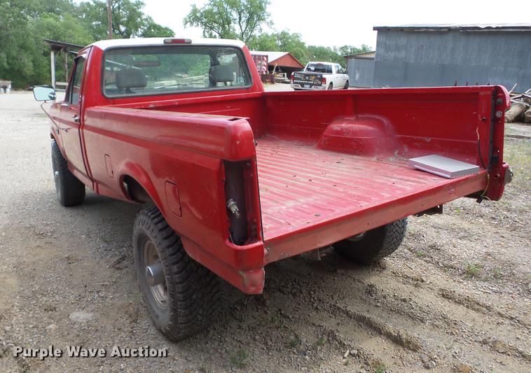 image for item BI9553 1994 Ford F250 pickup truck