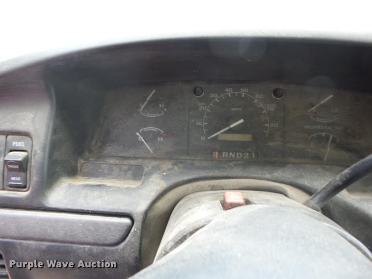 image for item BI9553 1994 Ford F250 pickup truck