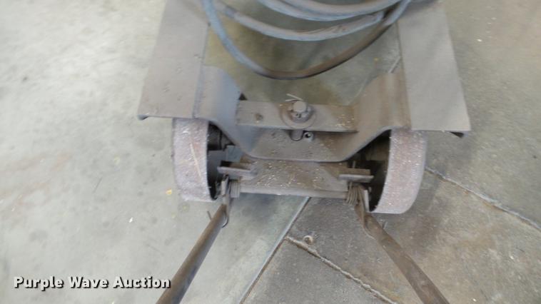 image for item BW9184 Lincoln Electric SAE2000 arc welder