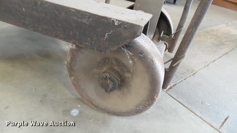 image for item BW9184 Lincoln Electric SAE2000 arc welder