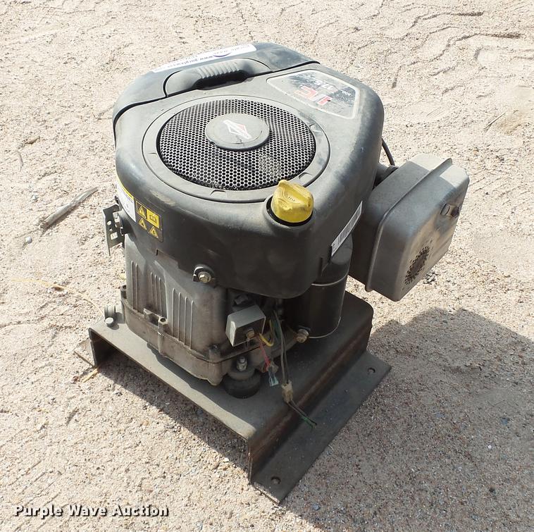 image for item BW9185 2009 Briggs & Stratton single cylinder gas engine