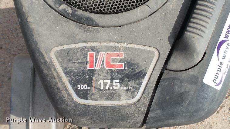 image for item BW9185 2009 Briggs & Stratton single cylinder gas engine