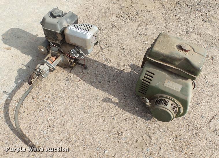 image for item BW9186 (2) Briggs & Stratton Intek 875 single cylinder gas engines