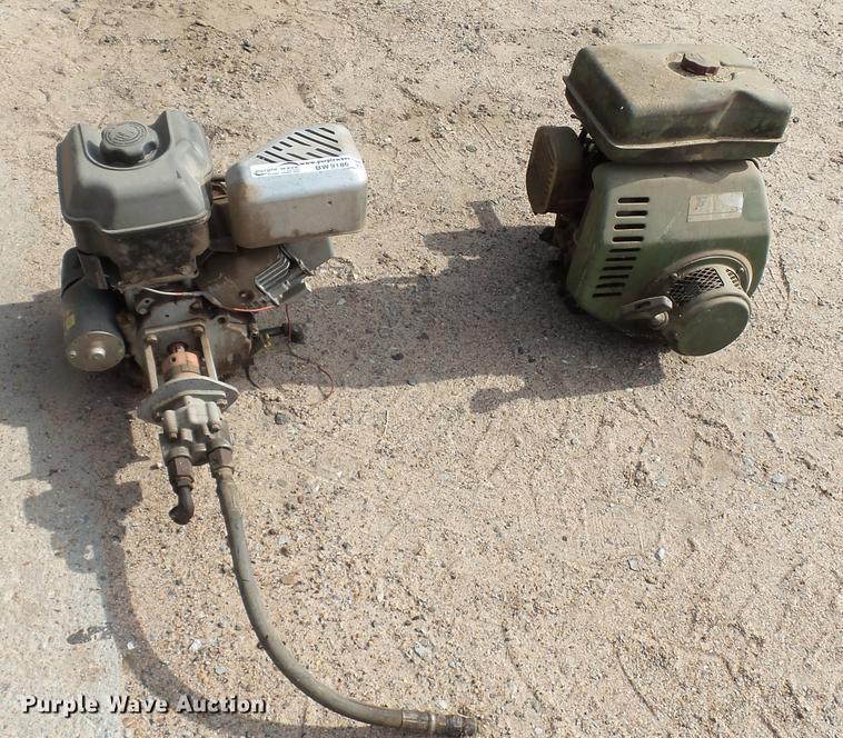 image for item BW9186 (2) Briggs & Stratton Intek 875 single cylinder gas engines