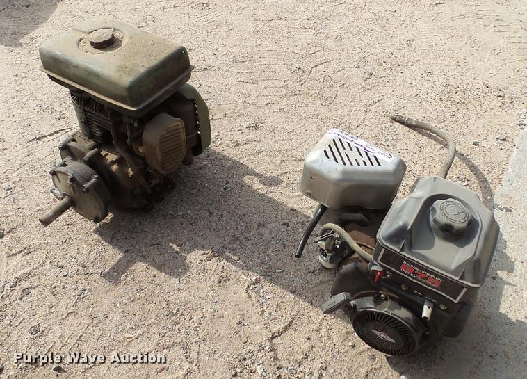 image for item BW9186 (2) Briggs & Stratton Intek 875 single cylinder gas engines