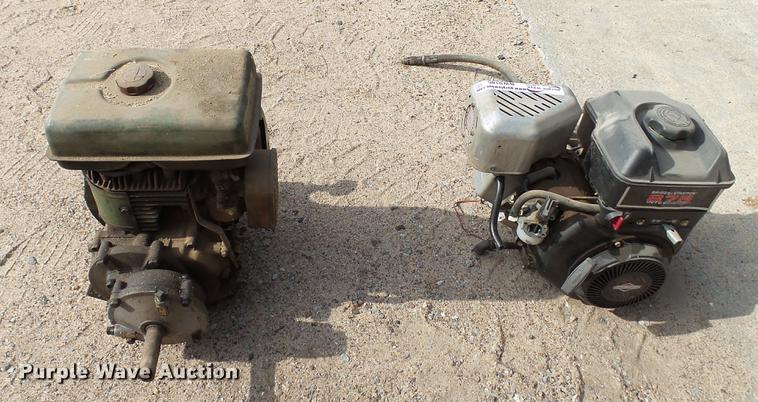 image for item BW9186 (2) Briggs & Stratton Intek 875 single cylinder gas engines