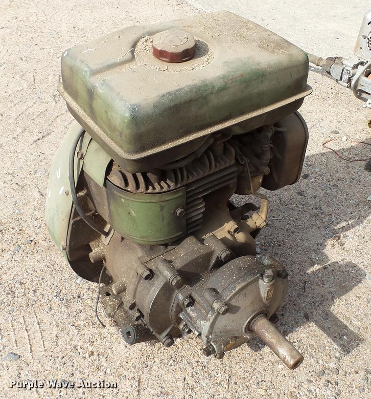 image for item BW9186 (2) Briggs & Stratton Intek 875 single cylinder gas engines