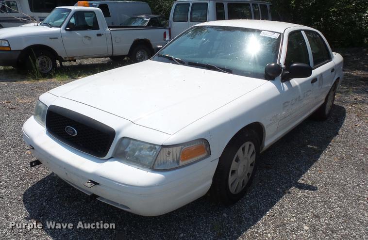 image for item DA1681 2011 Ford Crown Victoria Police Interceptor