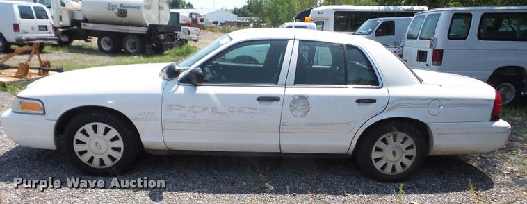 image for item DA1681 2011 Ford Crown Victoria Police Interceptor