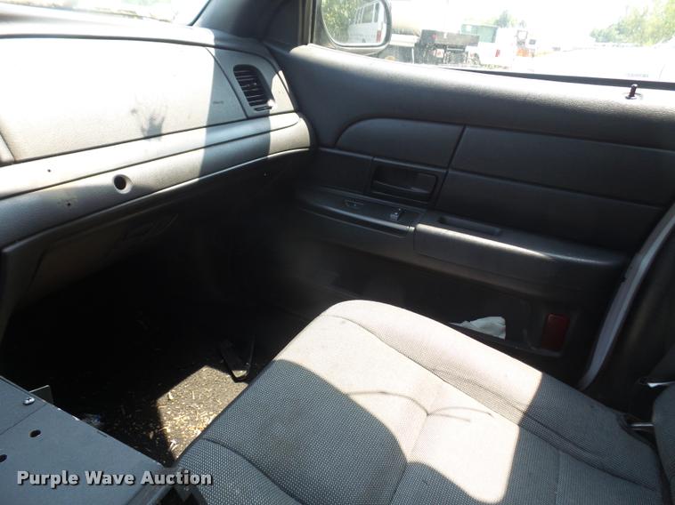 image for item DA1681 2011 Ford Crown Victoria Police Interceptor