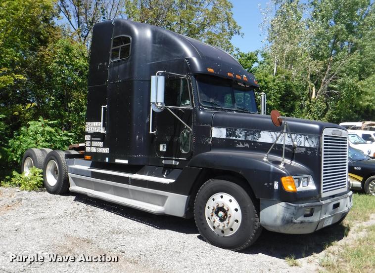 image for item DA1743 1996 Freightliner FLD semi truck