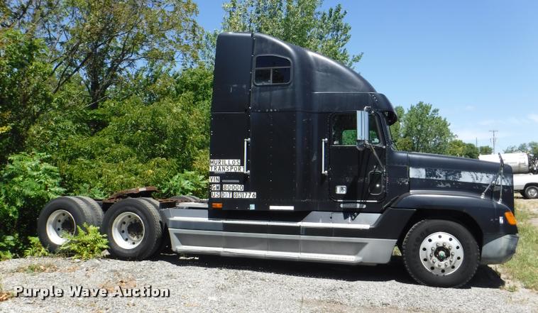 image for item DA1743 1996 Freightliner FLD semi truck