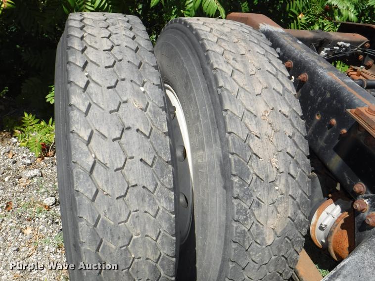 image for item DA1743 1996 Freightliner FLD semi truck