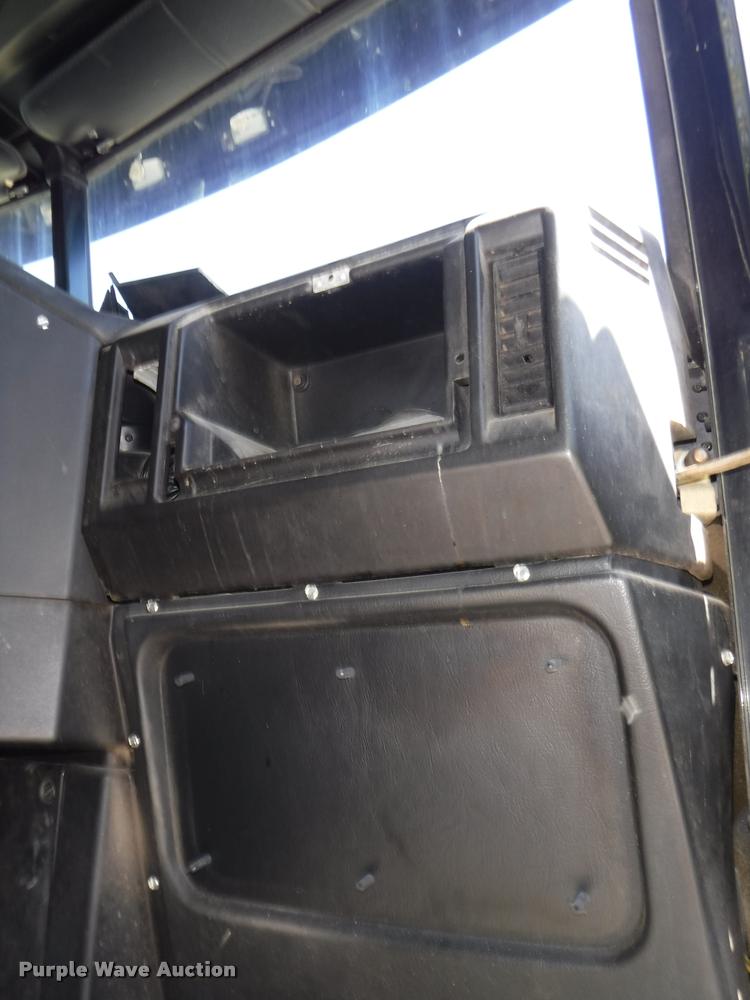 image for item DA1743 1996 Freightliner FLD semi truck