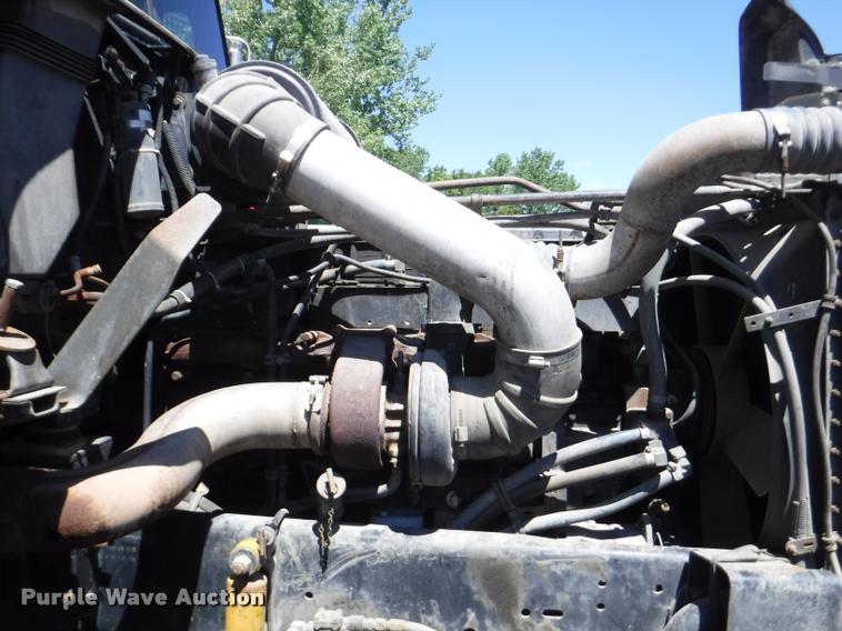 image for item DA1743 1996 Freightliner FLD semi truck